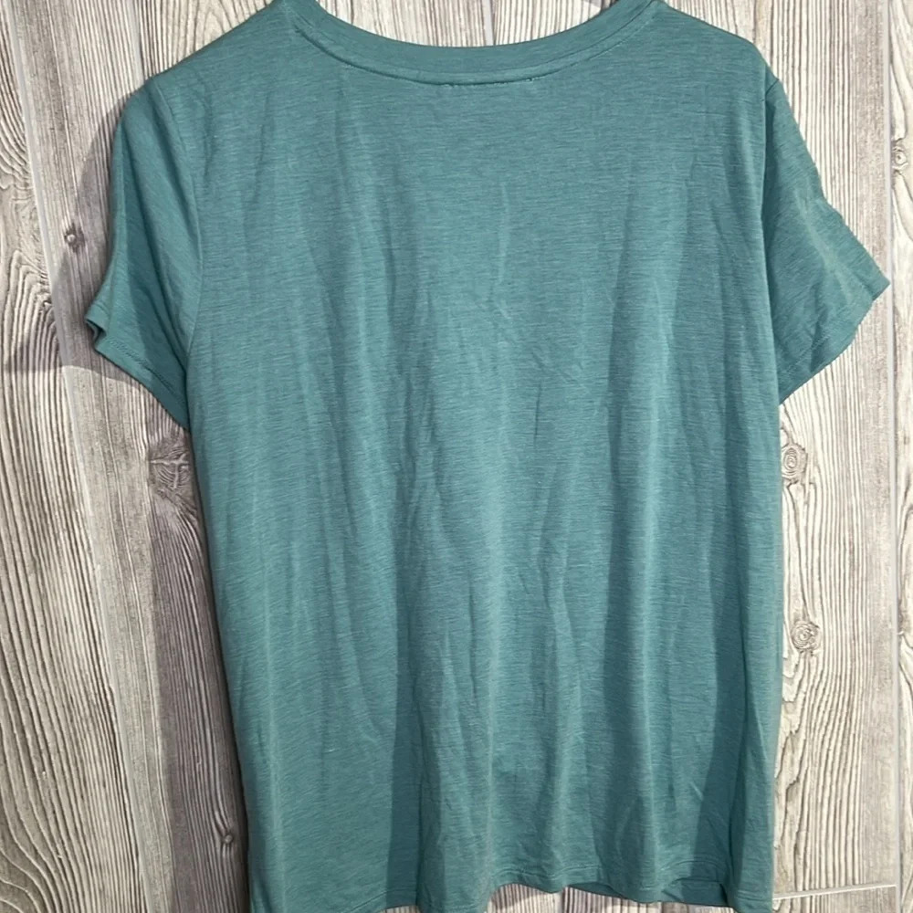 Pink Republic Tee Size XL - Picture 4 of 4